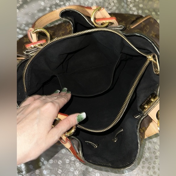 Louis Vuitton Irene Monogram Purse - Picture 8 of 13